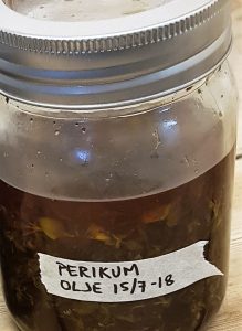 Prikkperikum i olivenolje