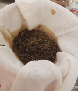 Siling av prikkperikumolje